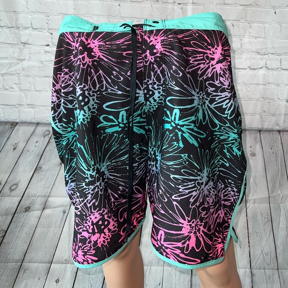 Hurley Other - Hurley Phantom Green, Pink & Black Tropical Swim Trunks size Waist 34